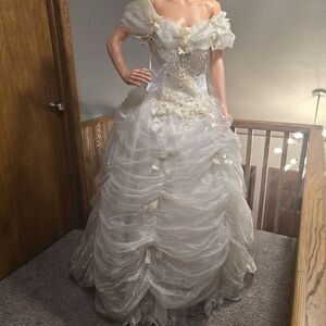 Elegant Antique White Off-Shoulder Gown Size 10 Preowned Altered